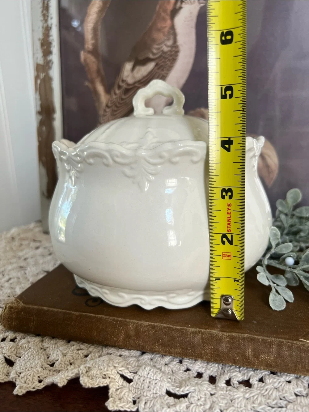 Vintage Creamy Neutral Ceramic Lidded Bowl